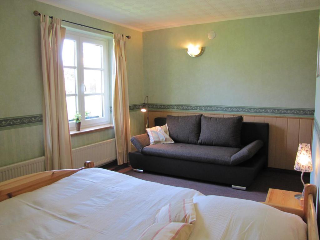 Wirtshaus Neuenkirchen Hotell Neuenkirchen auf Rugen Rom bilde